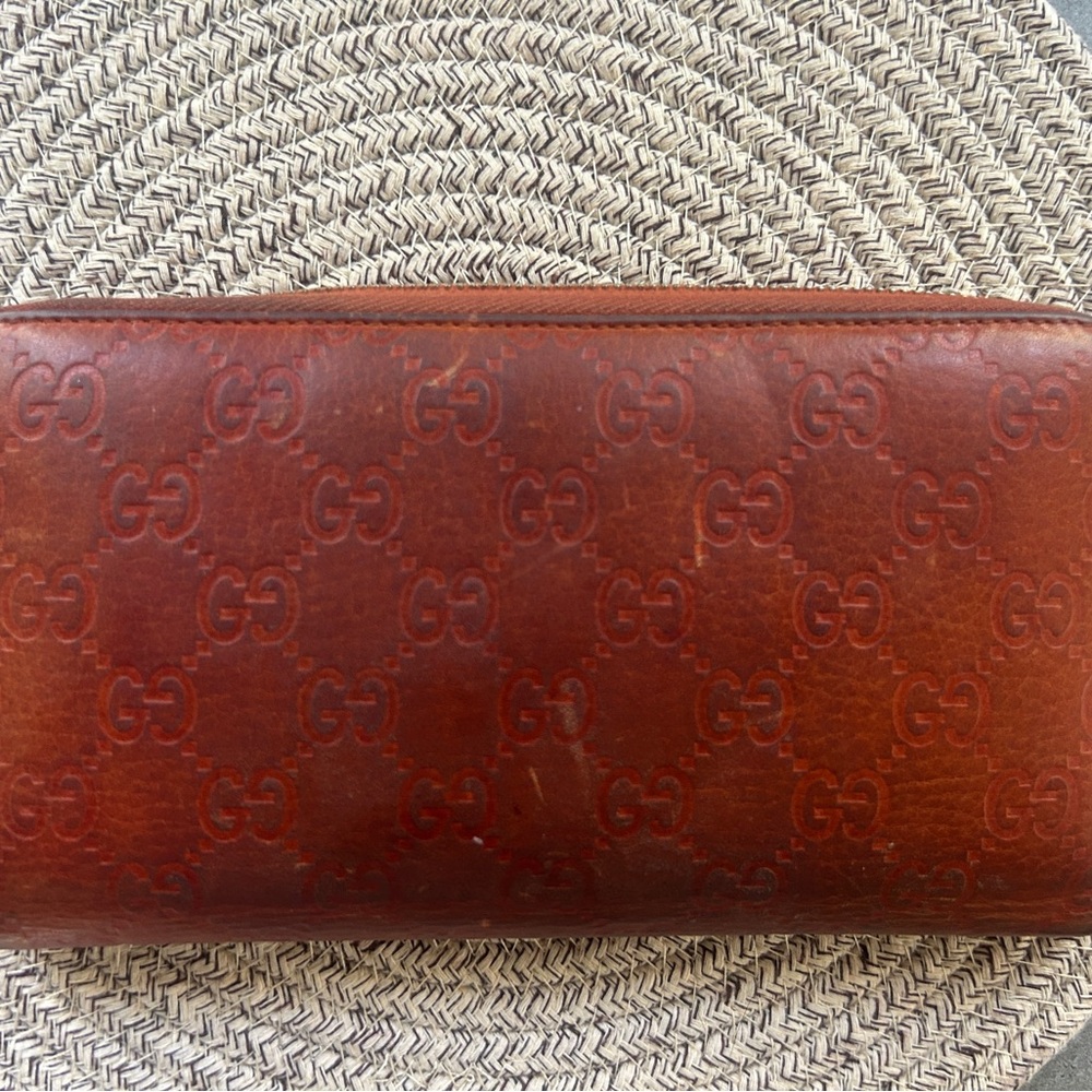 Vintage GUCCI
Woman’s tassel wallet
4x8” - Picture 2 of 4